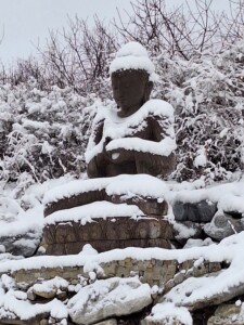 Buddha_Statue_Schnee