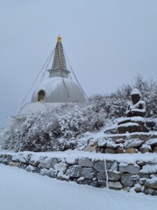 Stupa_Statue_Schnee